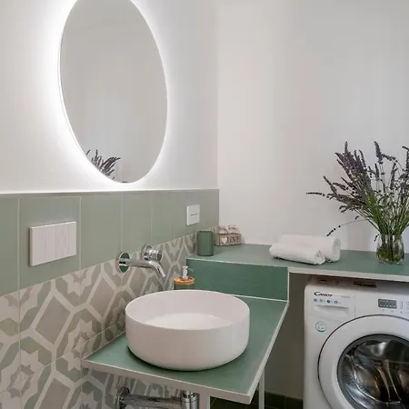 Oliva アパート インペリア